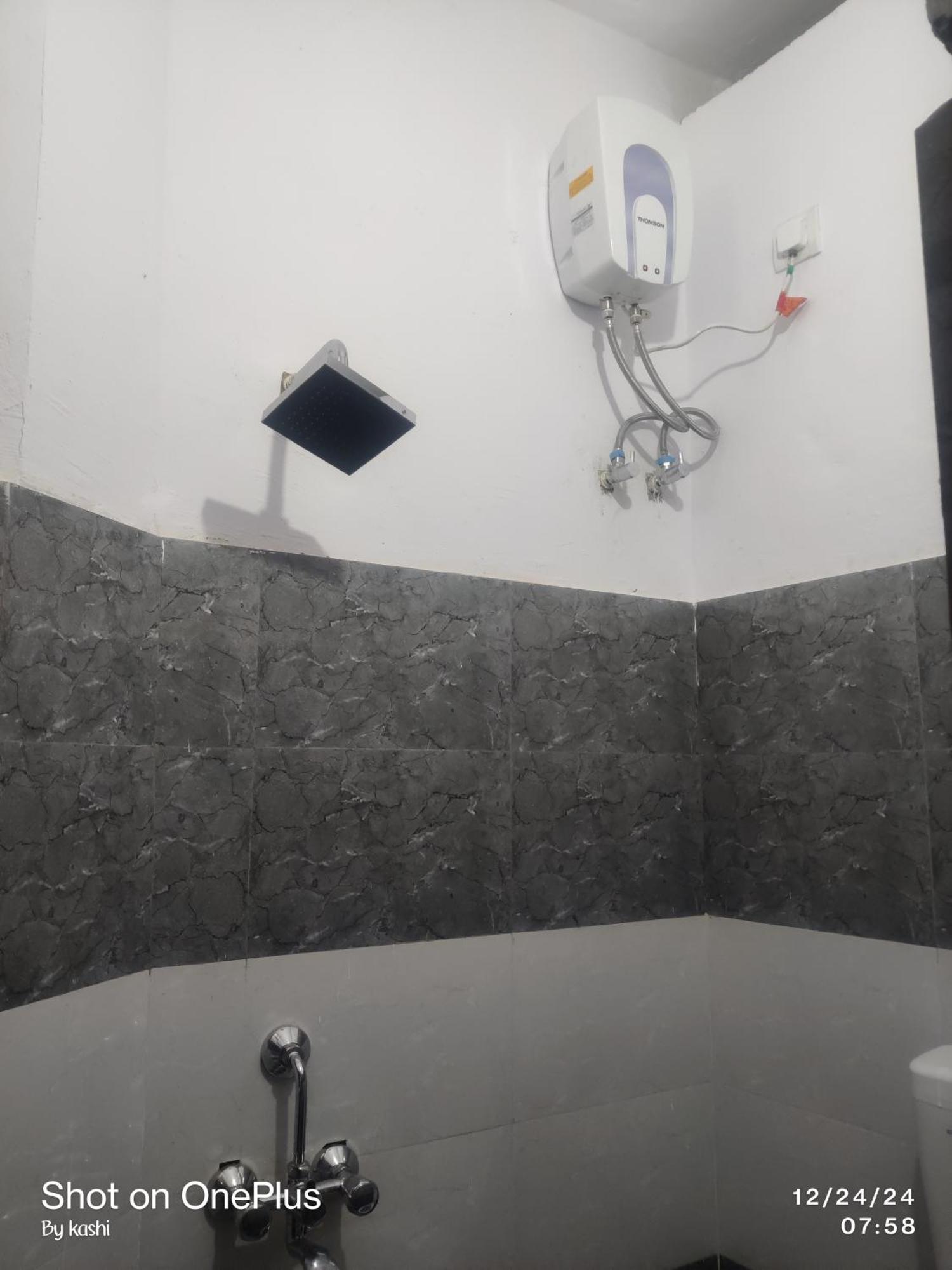Pihu Guest house *