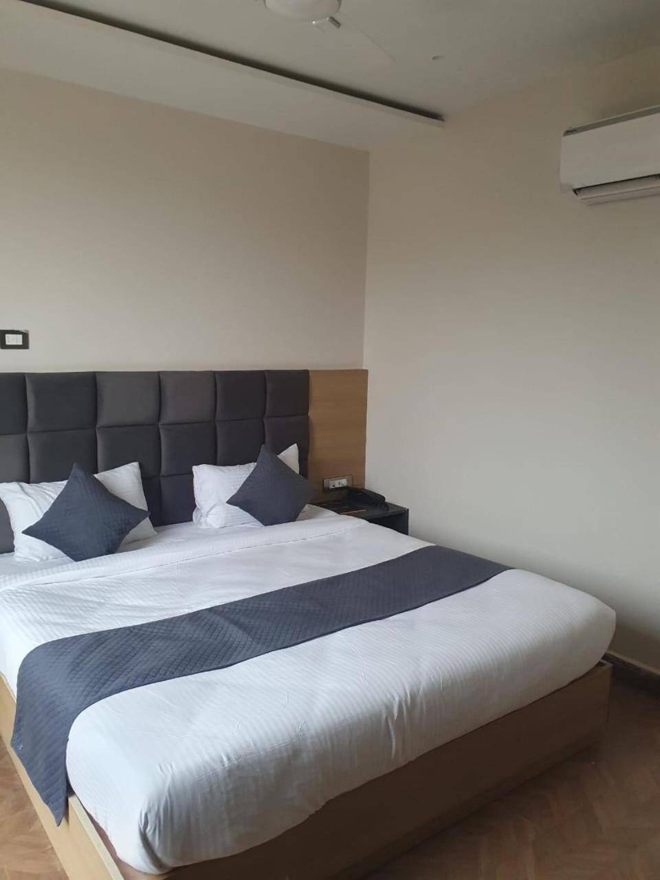 Sampanna 5* Varanasi