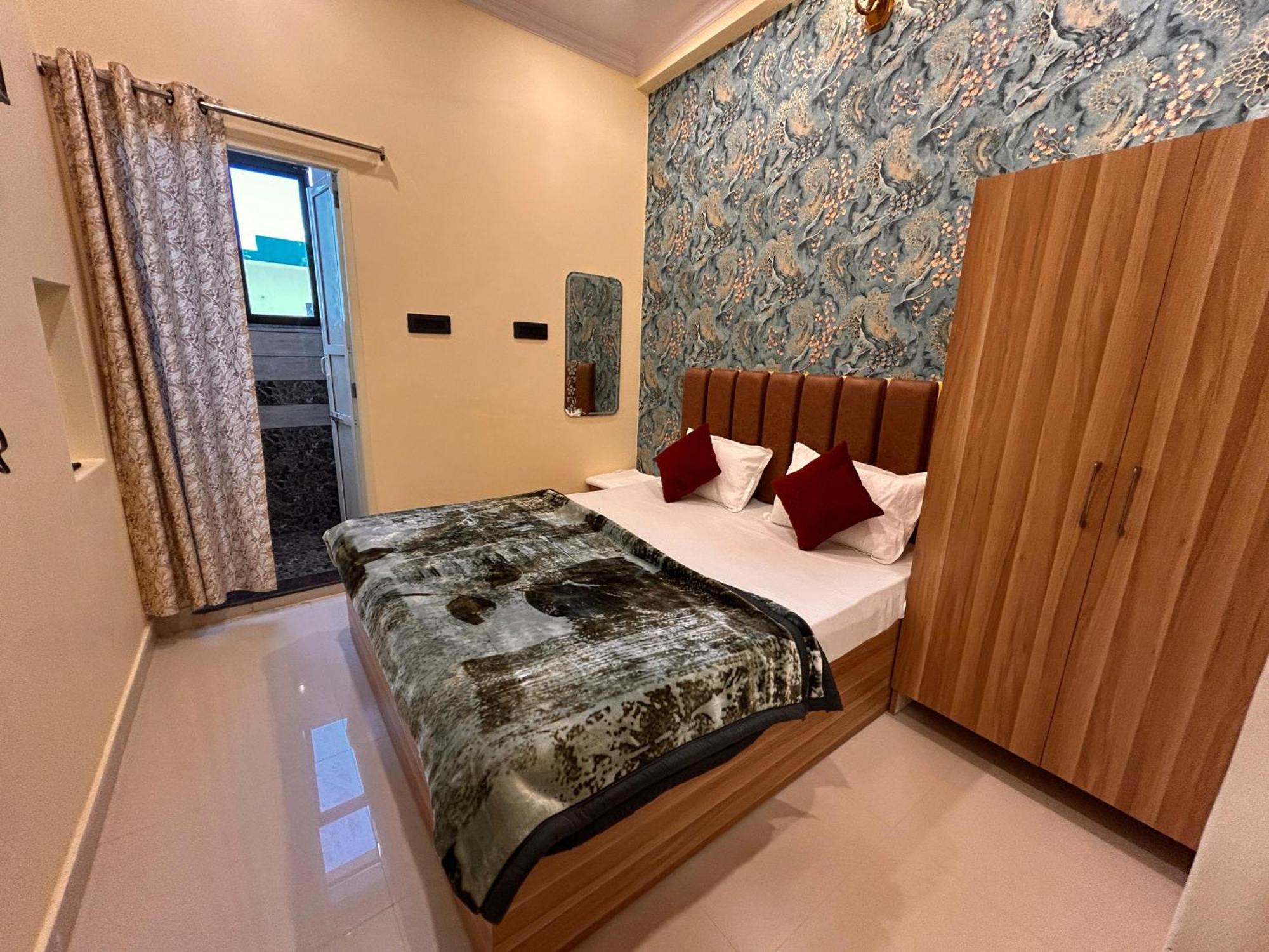 Guest house Temple Town Homes Durgakund Near Assi Ghat Varanasi