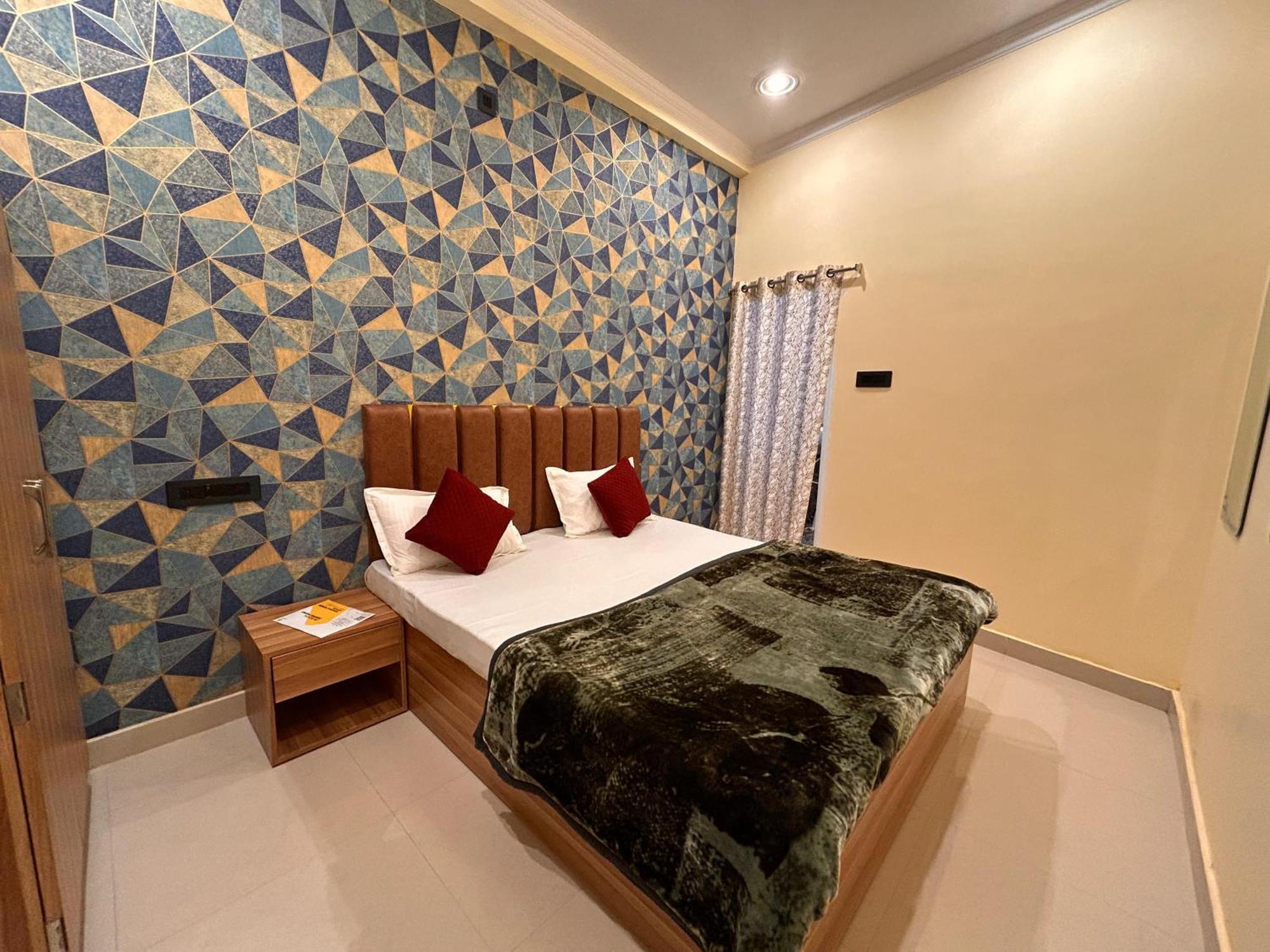 Temple Town Homes Durgakund Near Assi Ghat Guest house