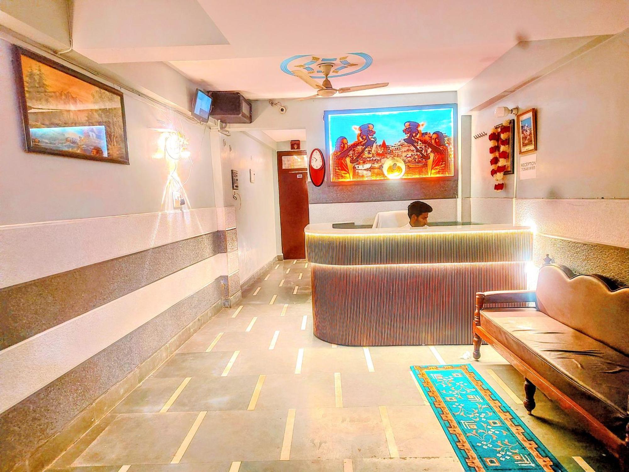 R K 700 Mtr From Kashi Vishwanath Temple Hotel Varanasi
