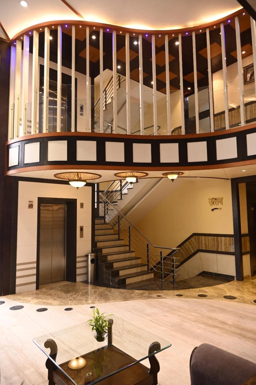 Square Hotel- Parking , Lift 4* Varanasi