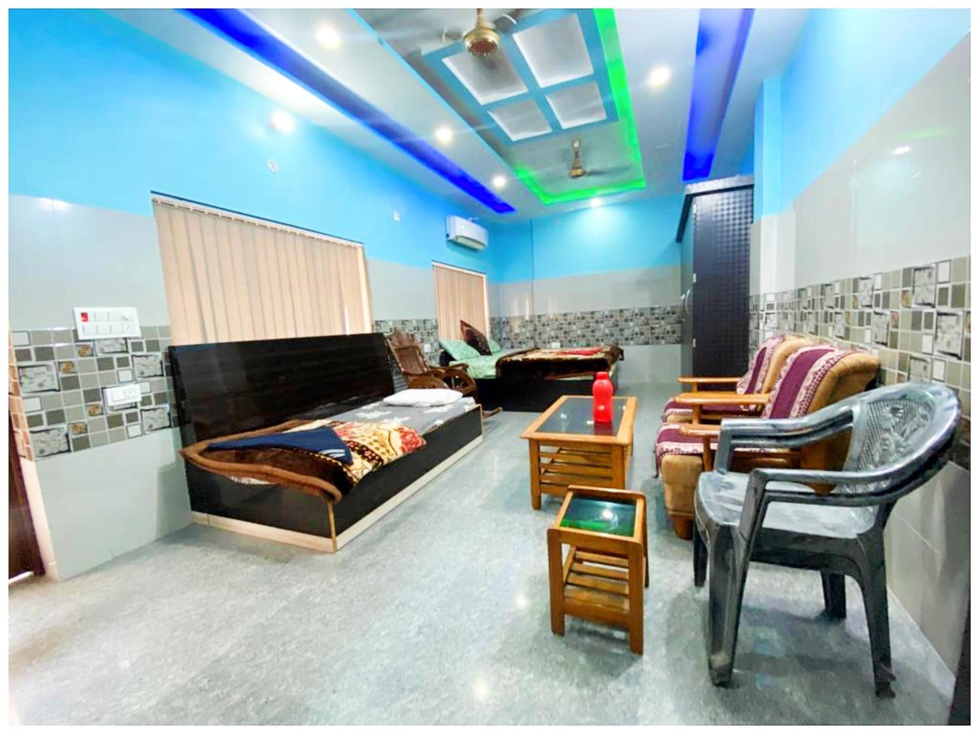Hotel Abhivadya Gange Near Temple And Park 3*