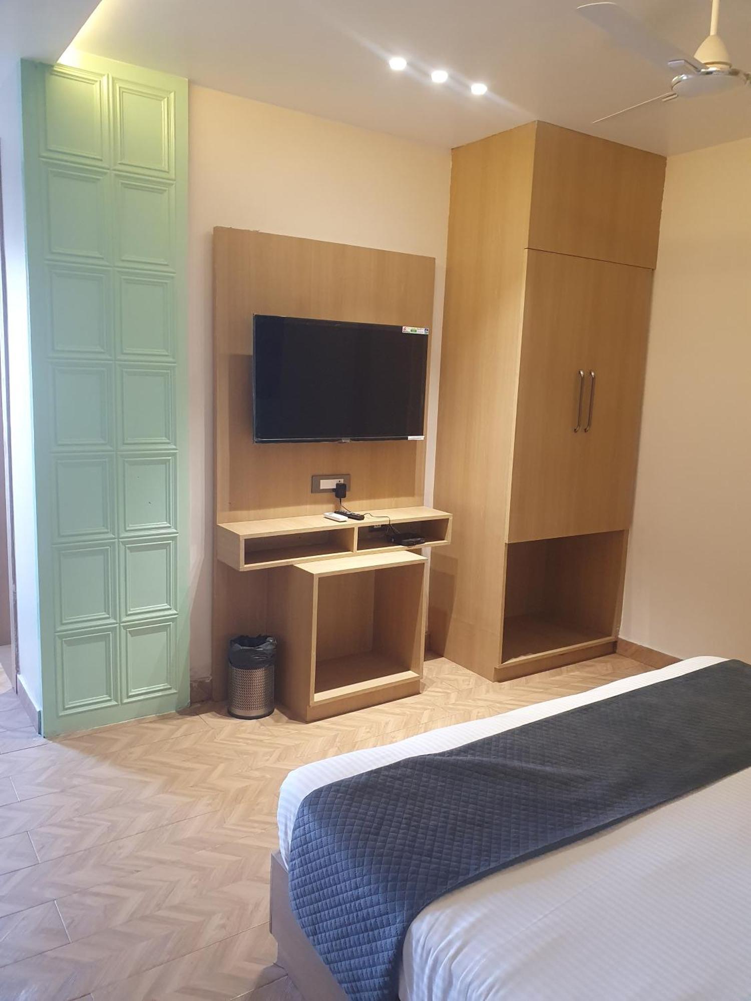 Hotel Sampanna
