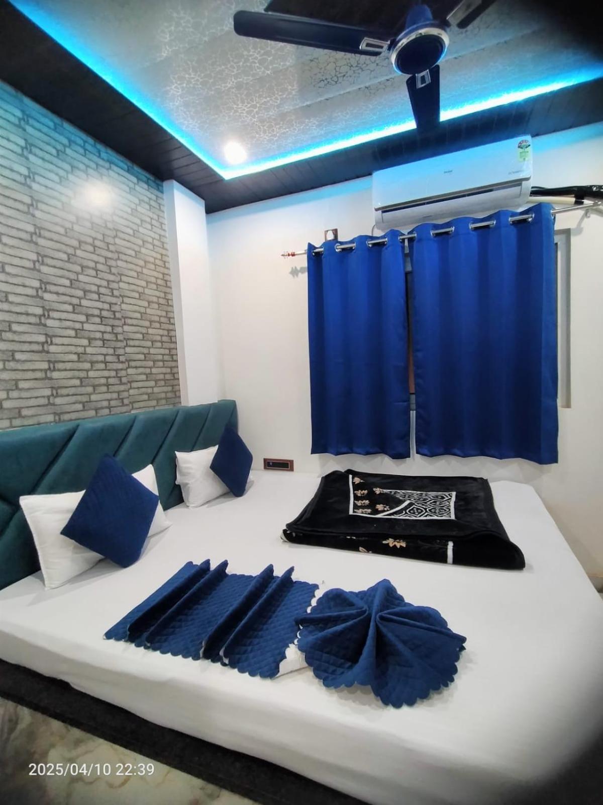 Guest house Neelkanth Pg House *