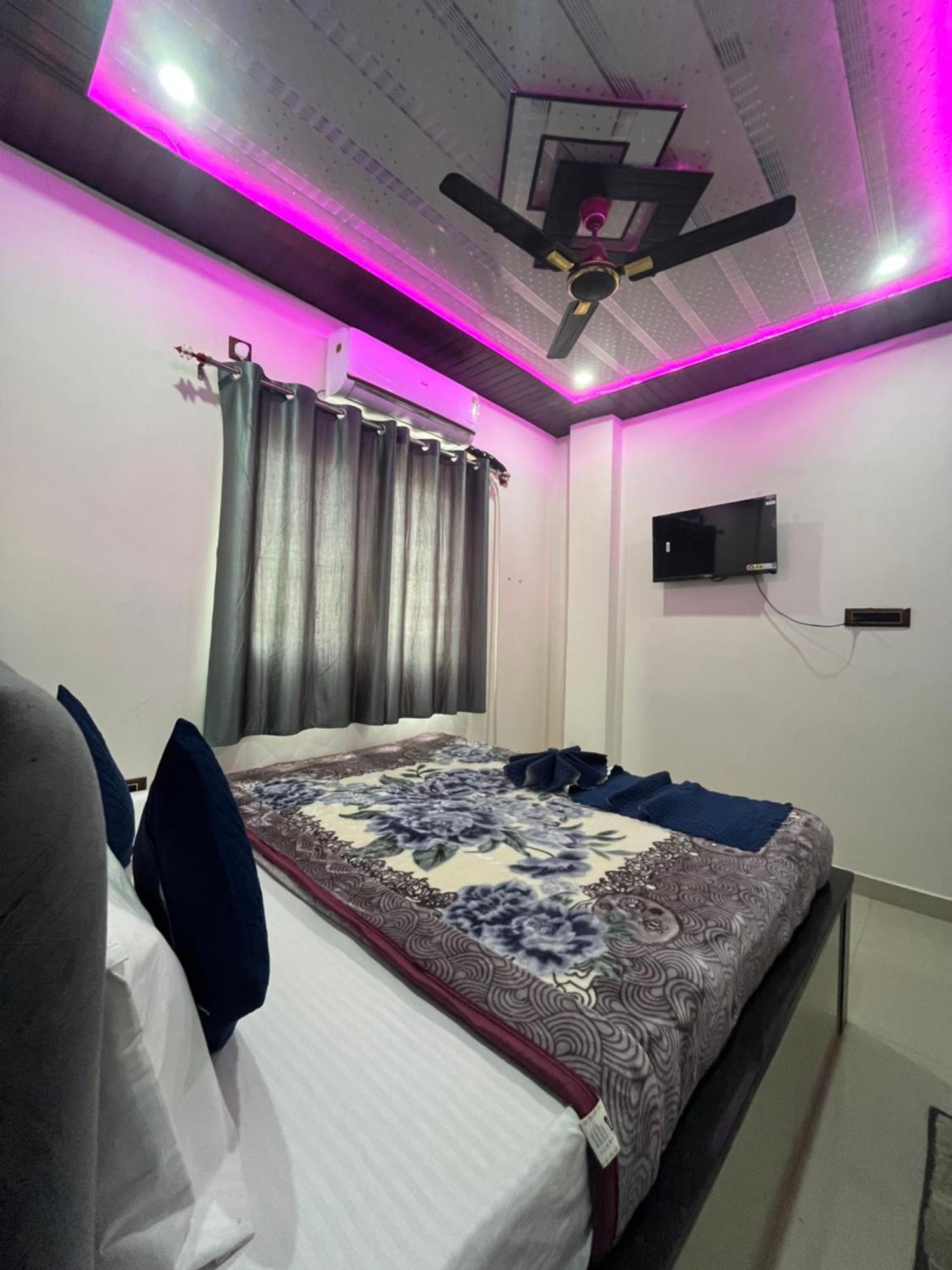 Neelkanth Pg House Varanasi