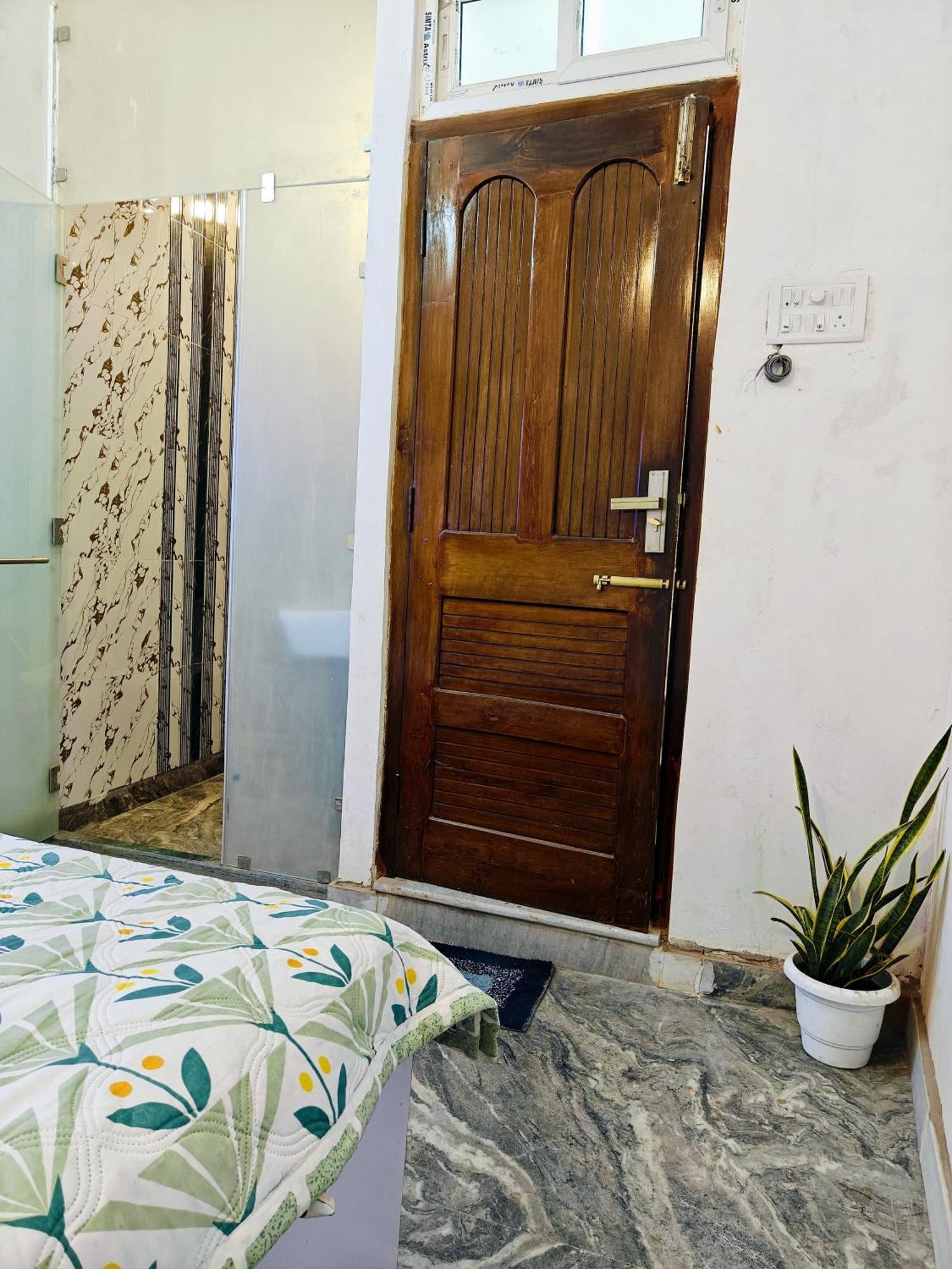 Noor * Varanasi