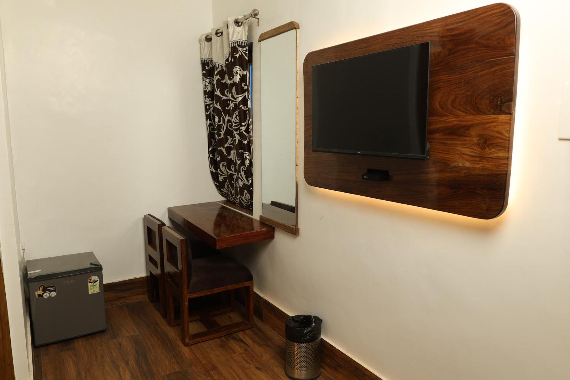 Trisolaris Hotel 3*