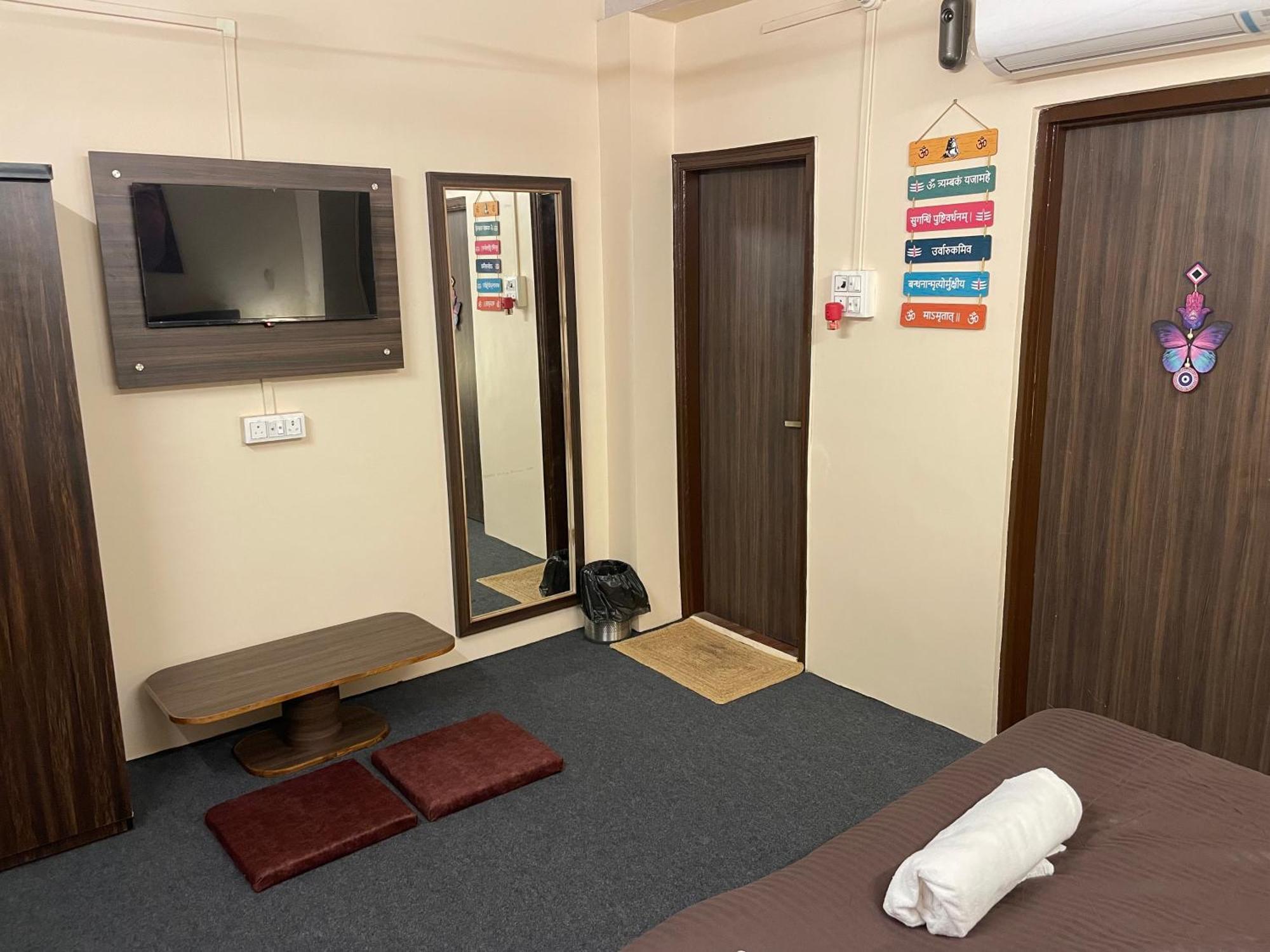 Hotel Kashi Awahan! Near Vishvanath Temple