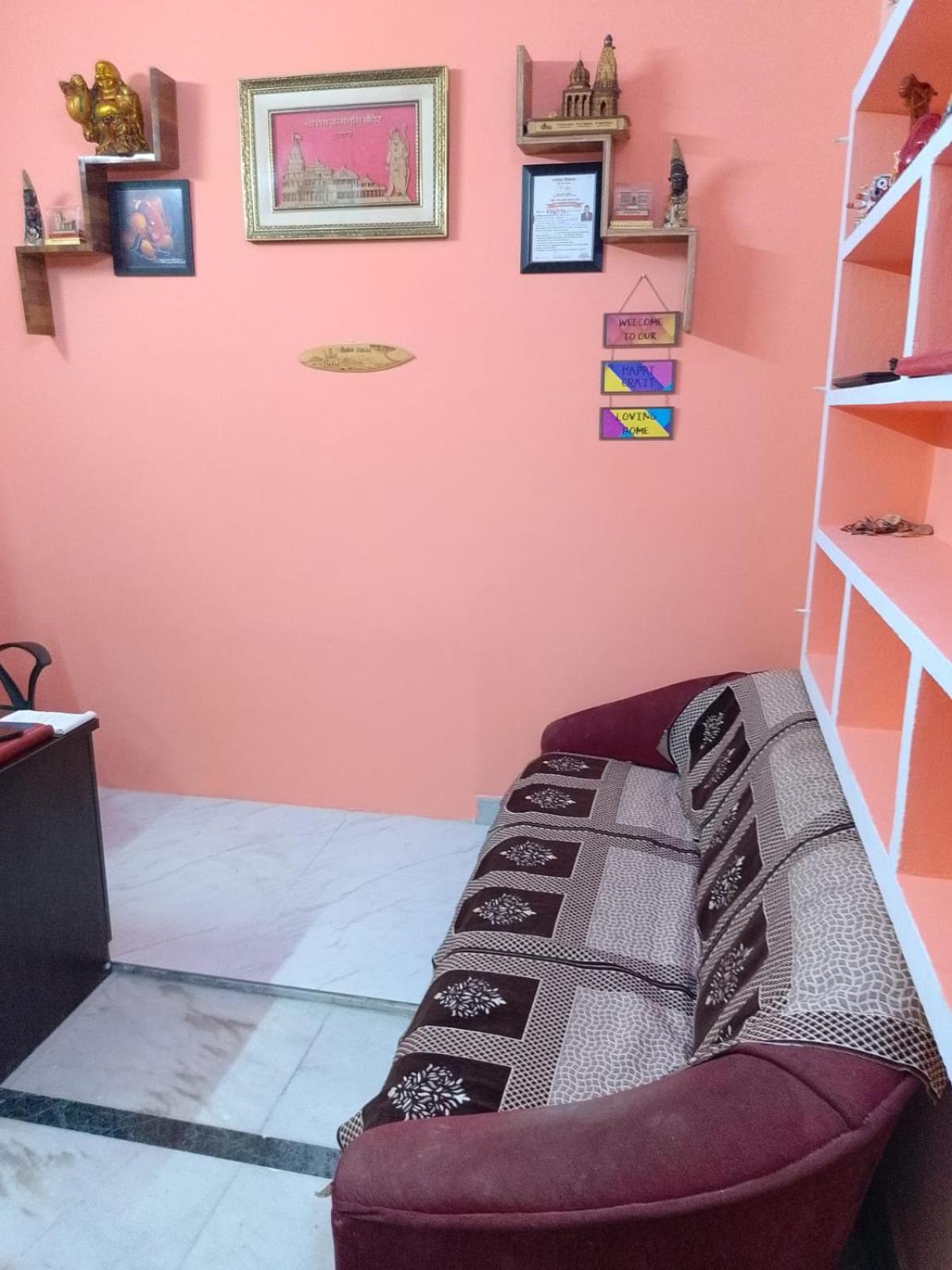 Baba Paying 3* Varanasi