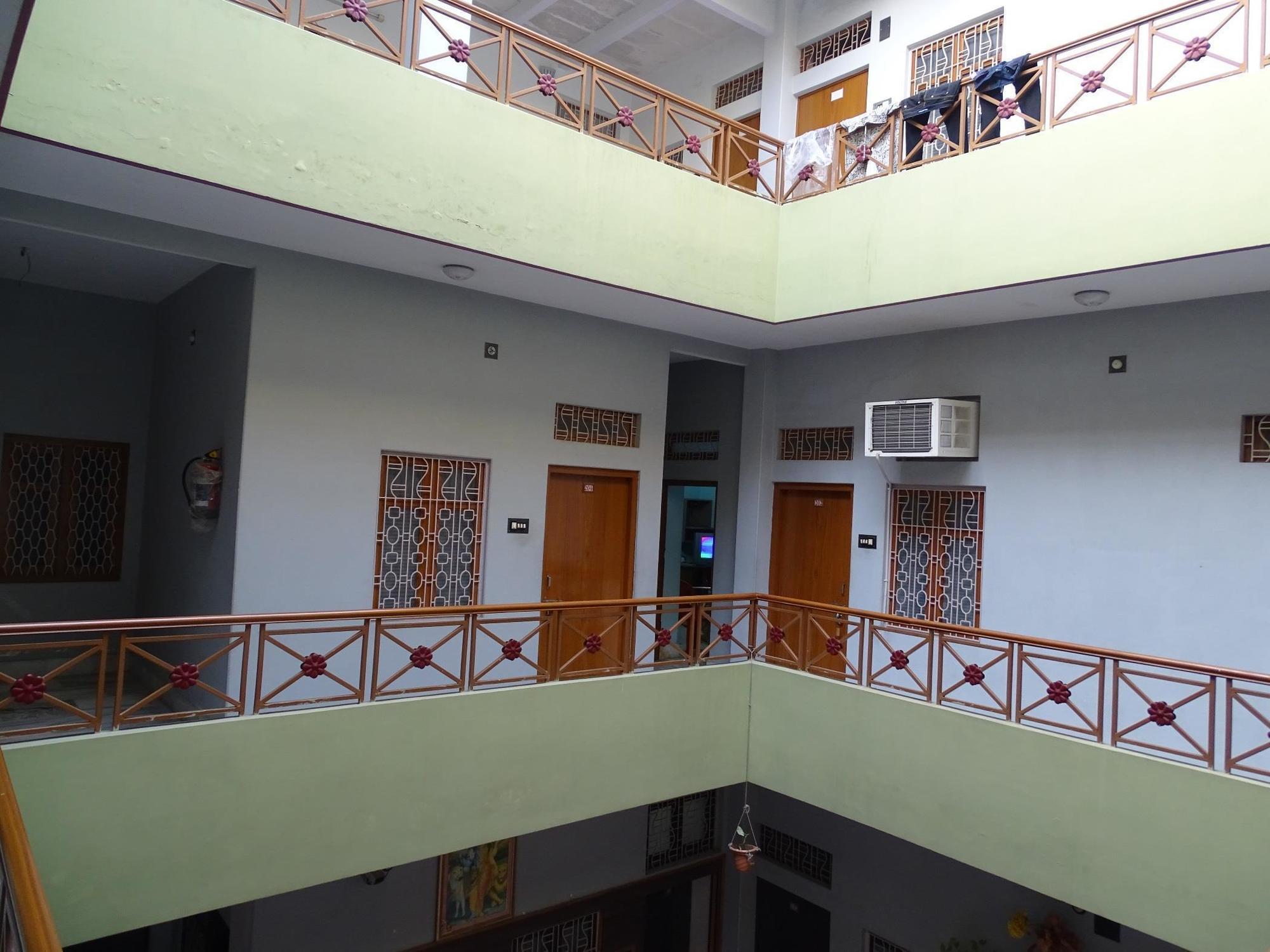 Guest house Teerth