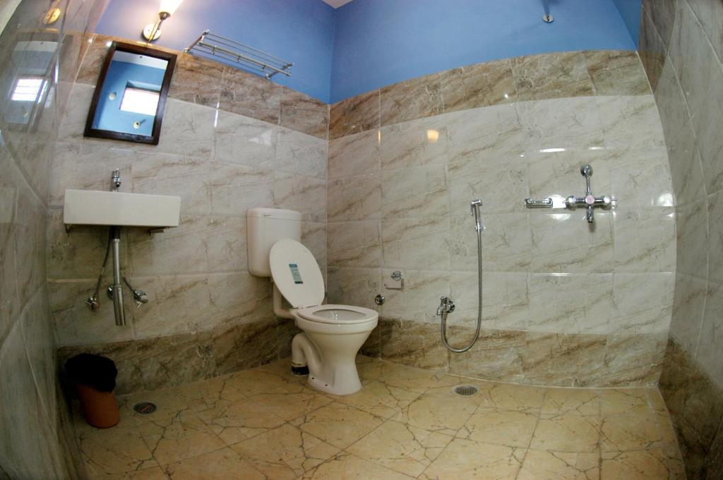 Ajaya Hotel 2*