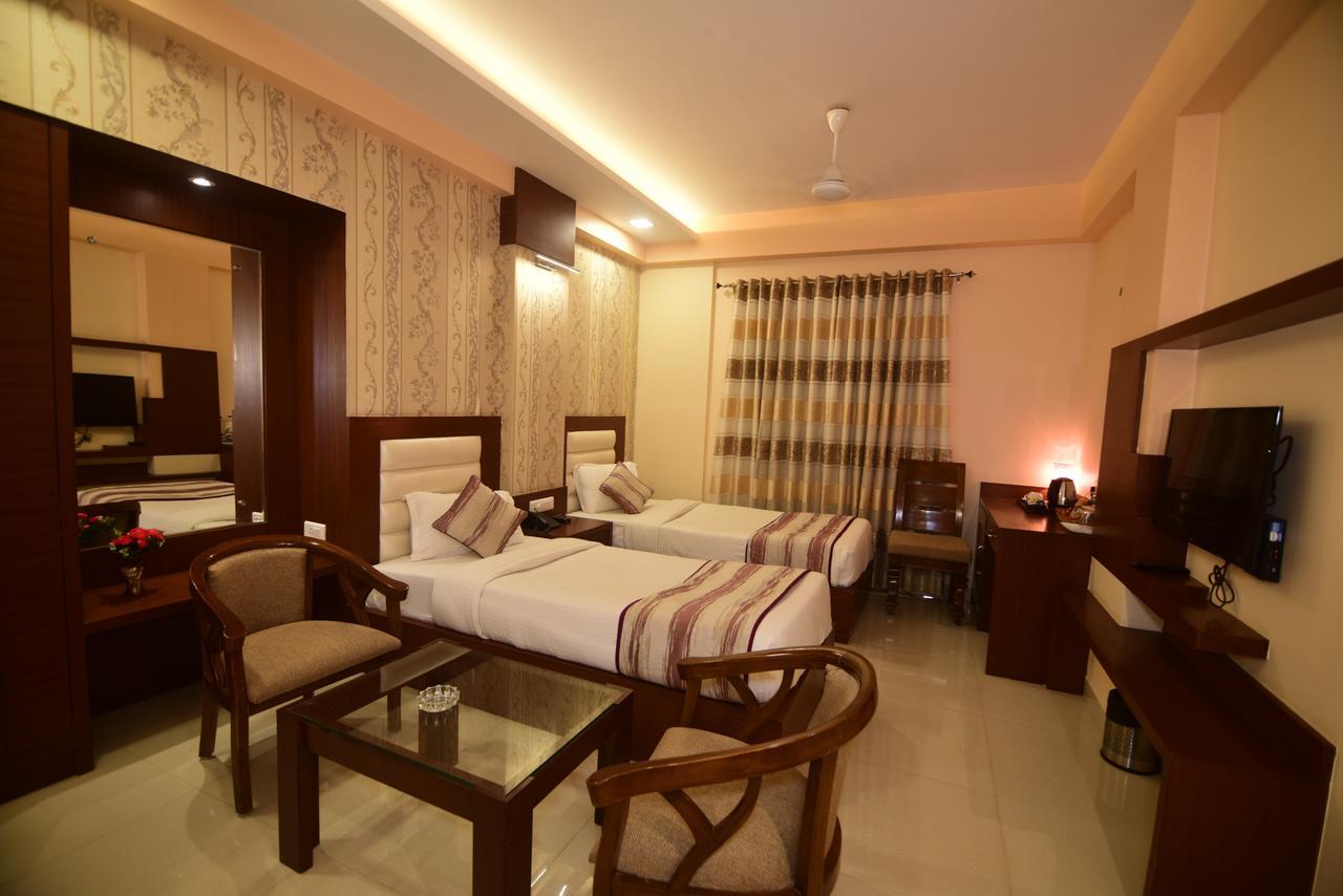 Hotel Varanasi Inn Hotel 4*