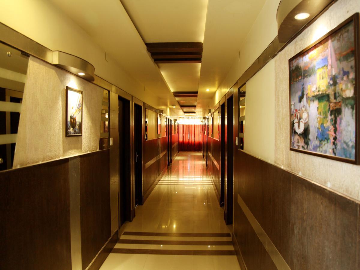 Oyo 2054 New Broadway Hotel 3*