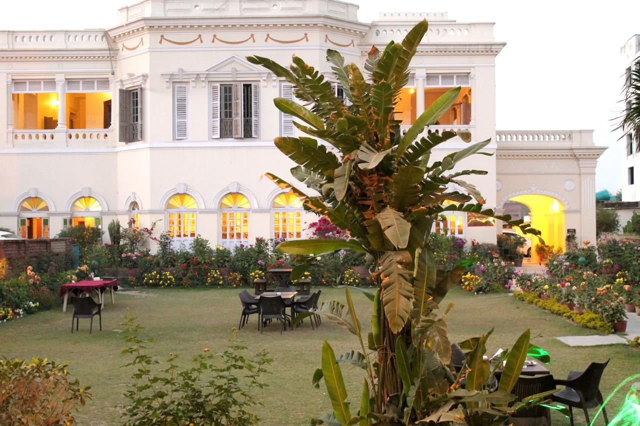 Surya, Kaiser Palace Hotel