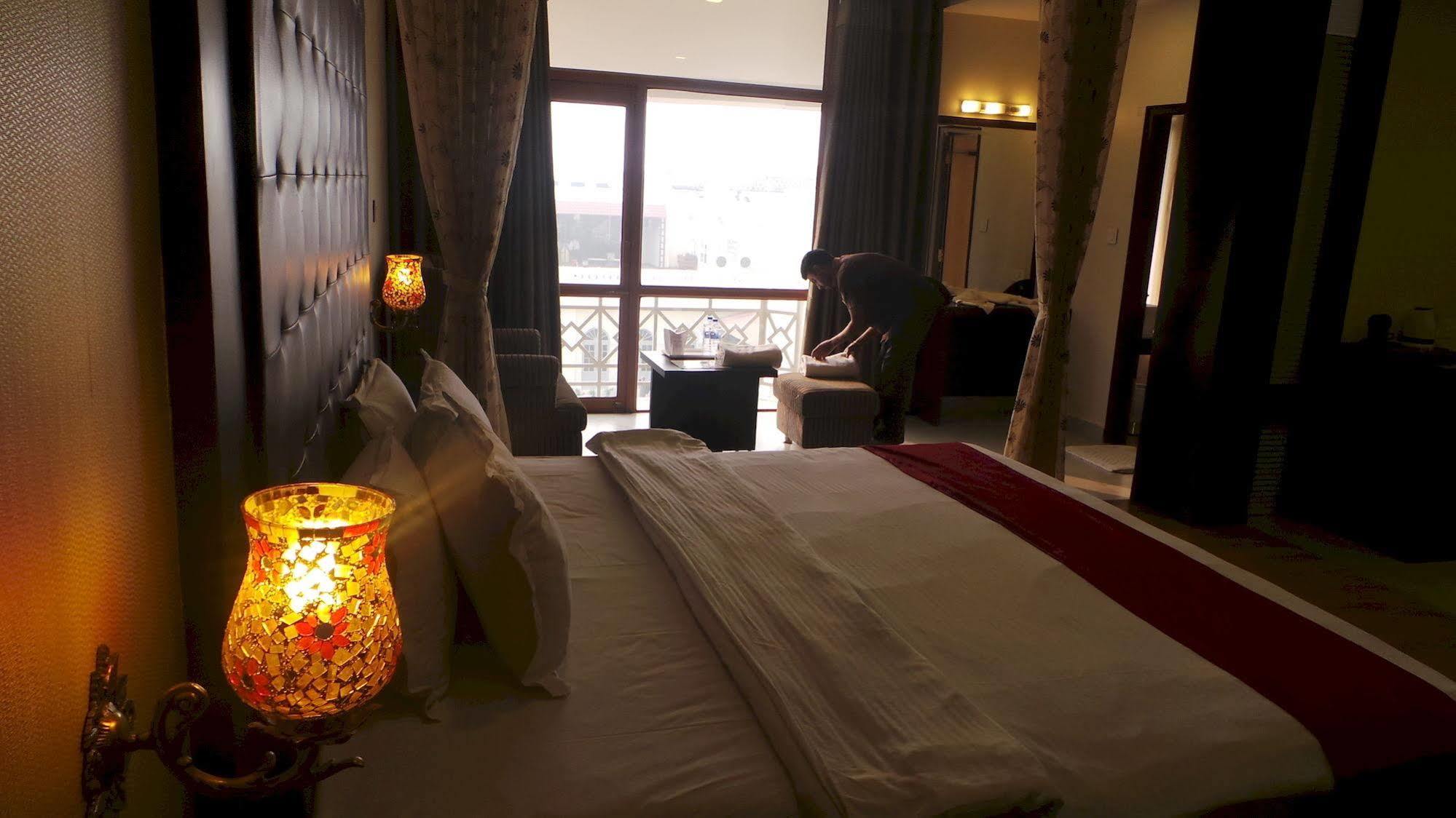 Hotel Surya, Kaiser Palace Varanasi