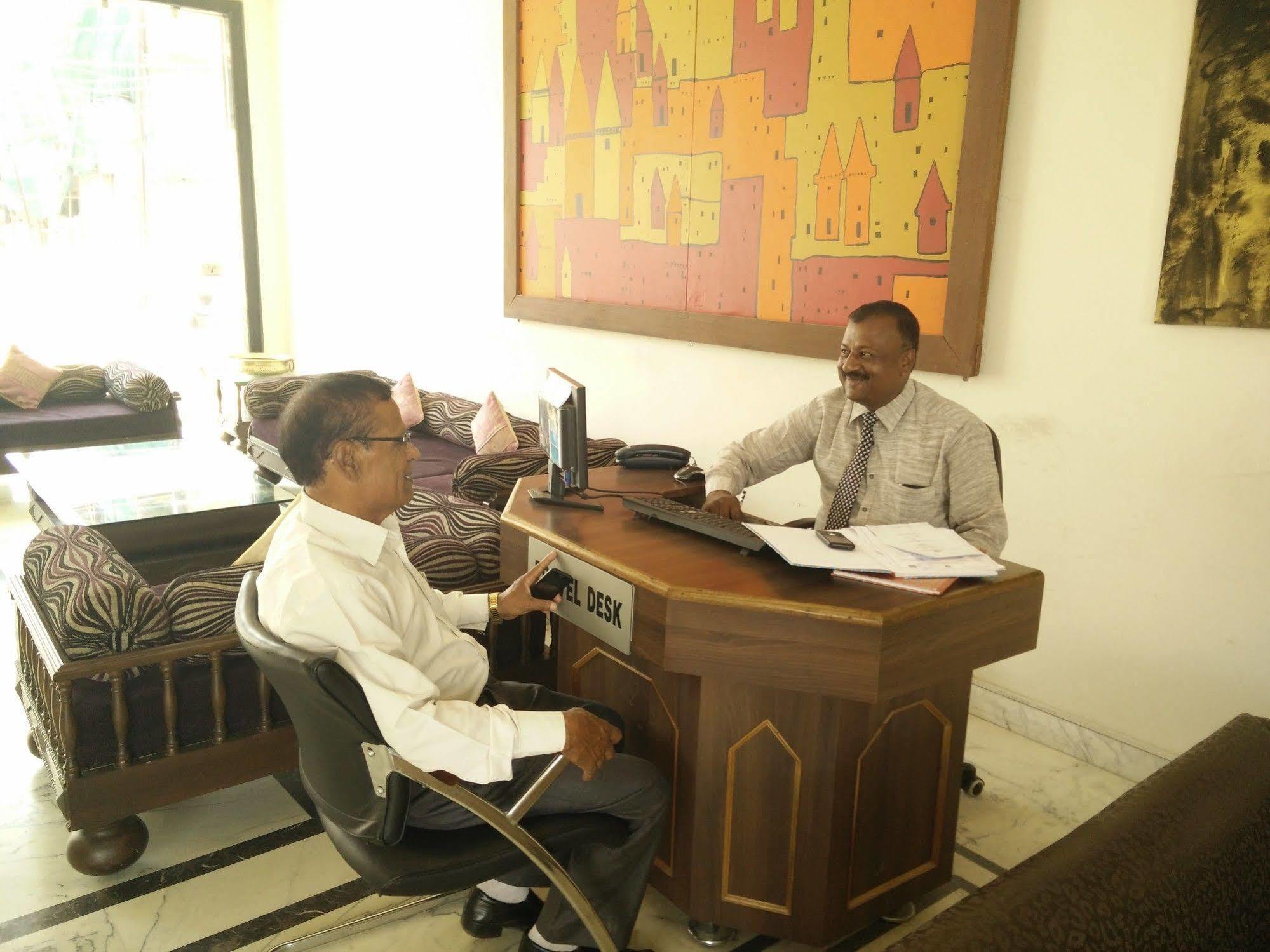 Surya, Kaiser Palace Hotel