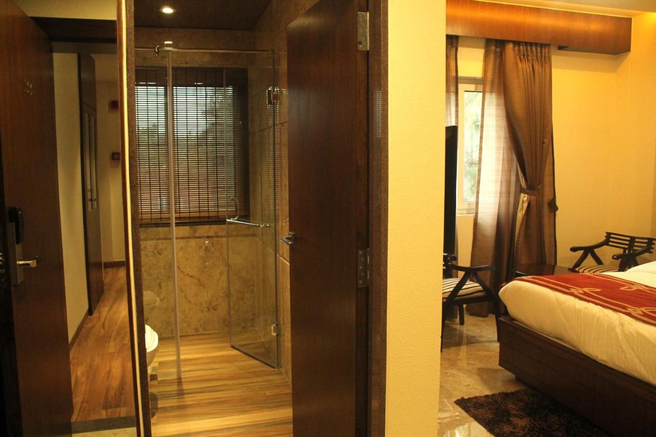 Hotel Surya, Kaiser Palace Varanasi