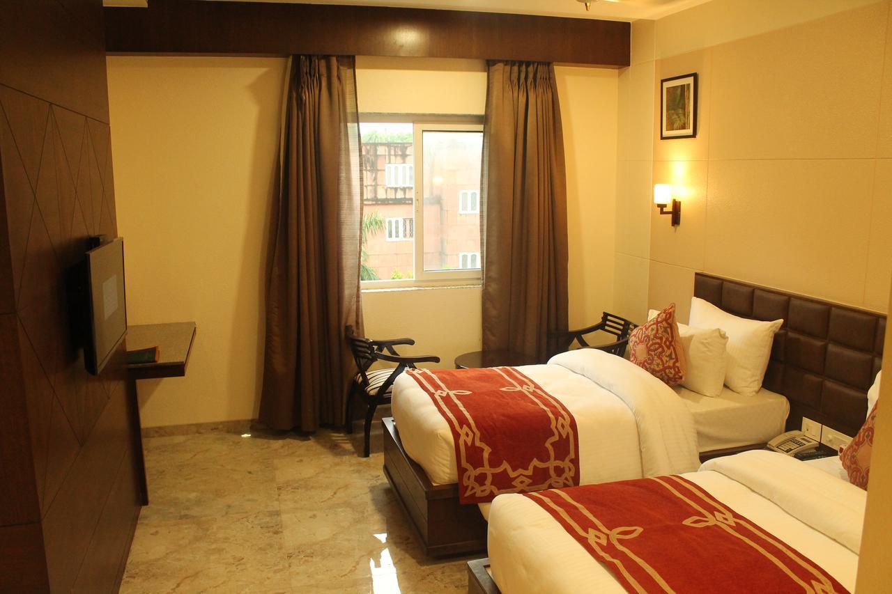 Surya, Kaiser Palace Hotel Varanasi