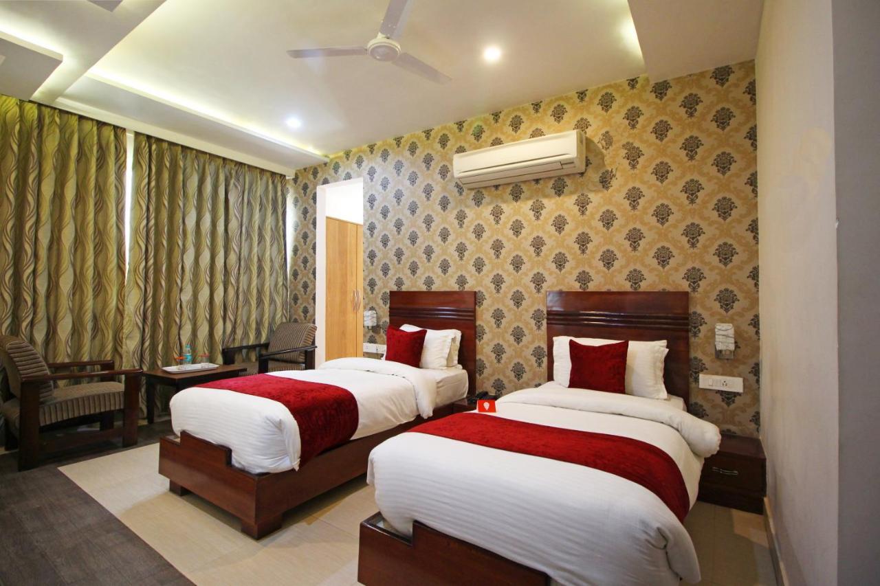 Capital O 4535 Uma Palace 3* Varanasi
