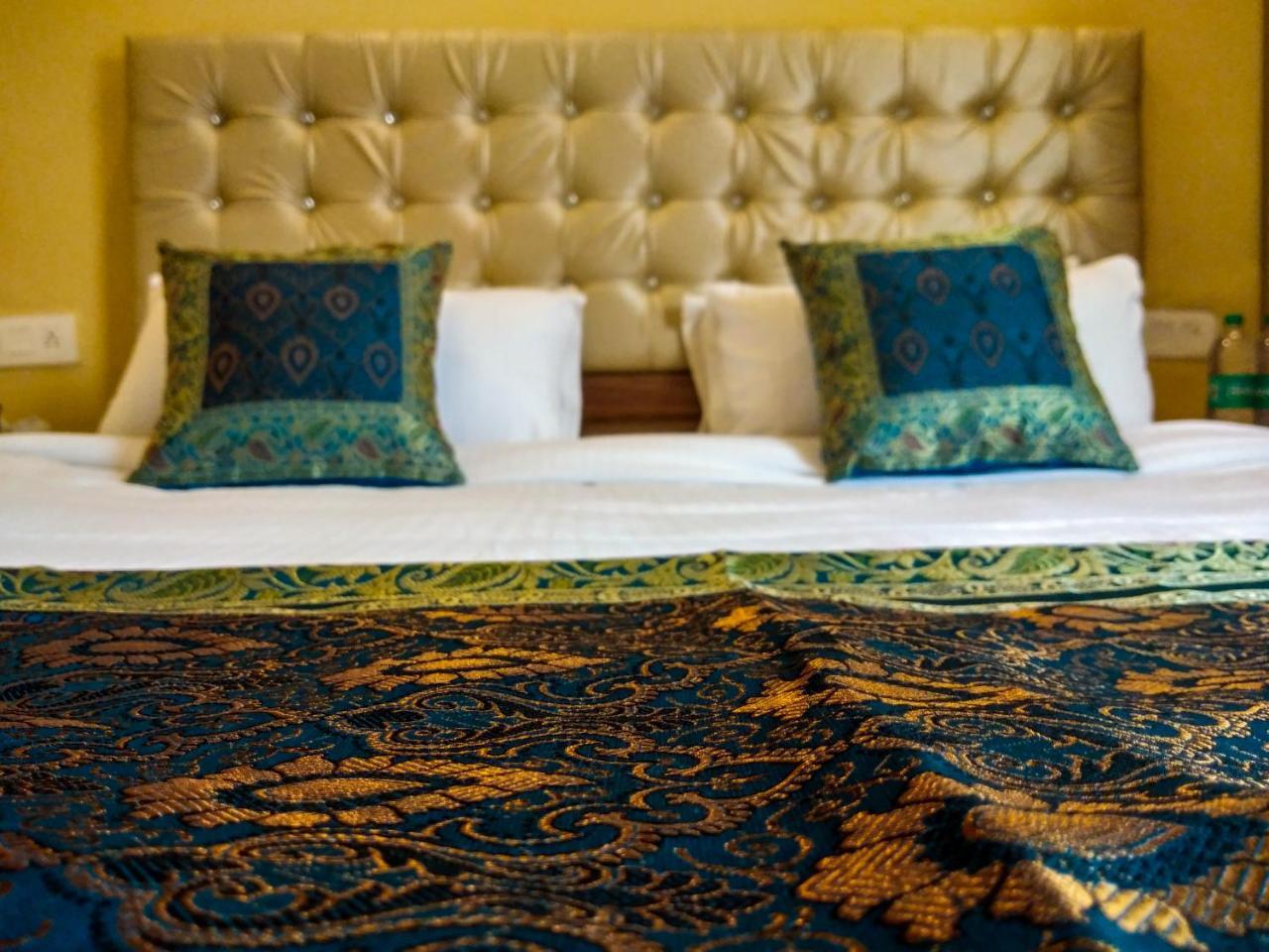 Dwivedi Palace On Steps Hotel 2*