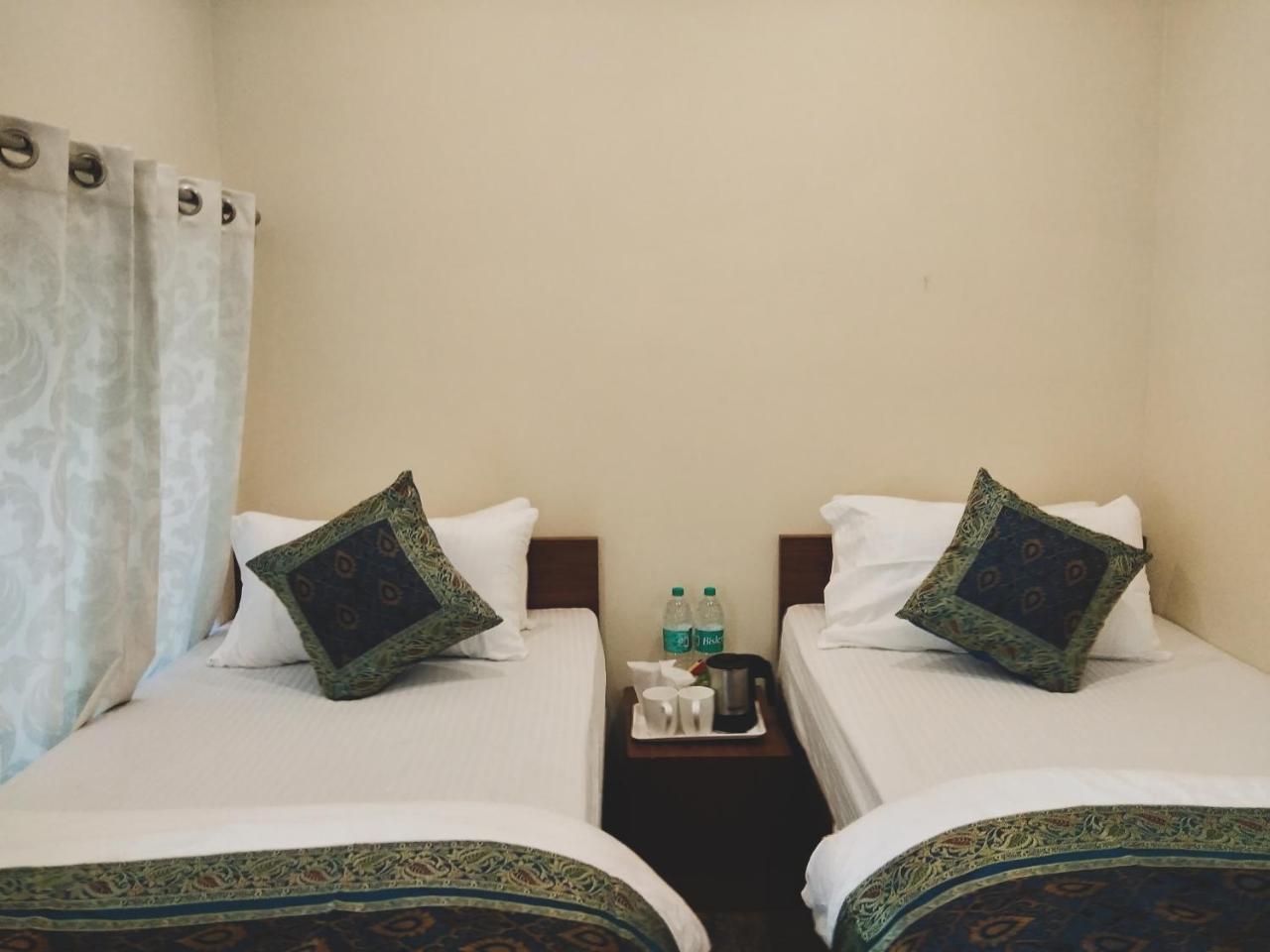 Hotel Dwivedi Palace On Steps 2*