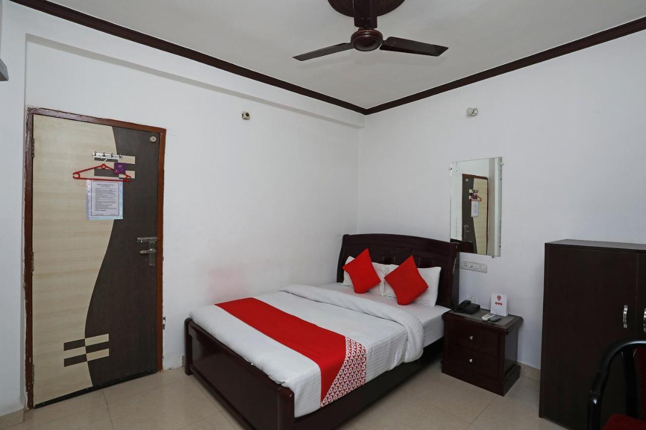 Hotel Oyo 15027 Lotus International