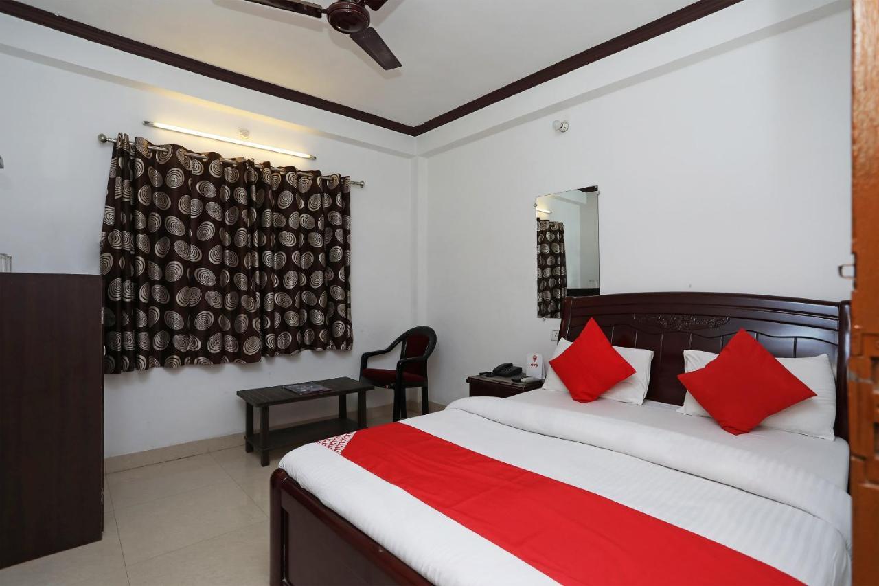 Oyo 15027 Lotus International Hotel 3*