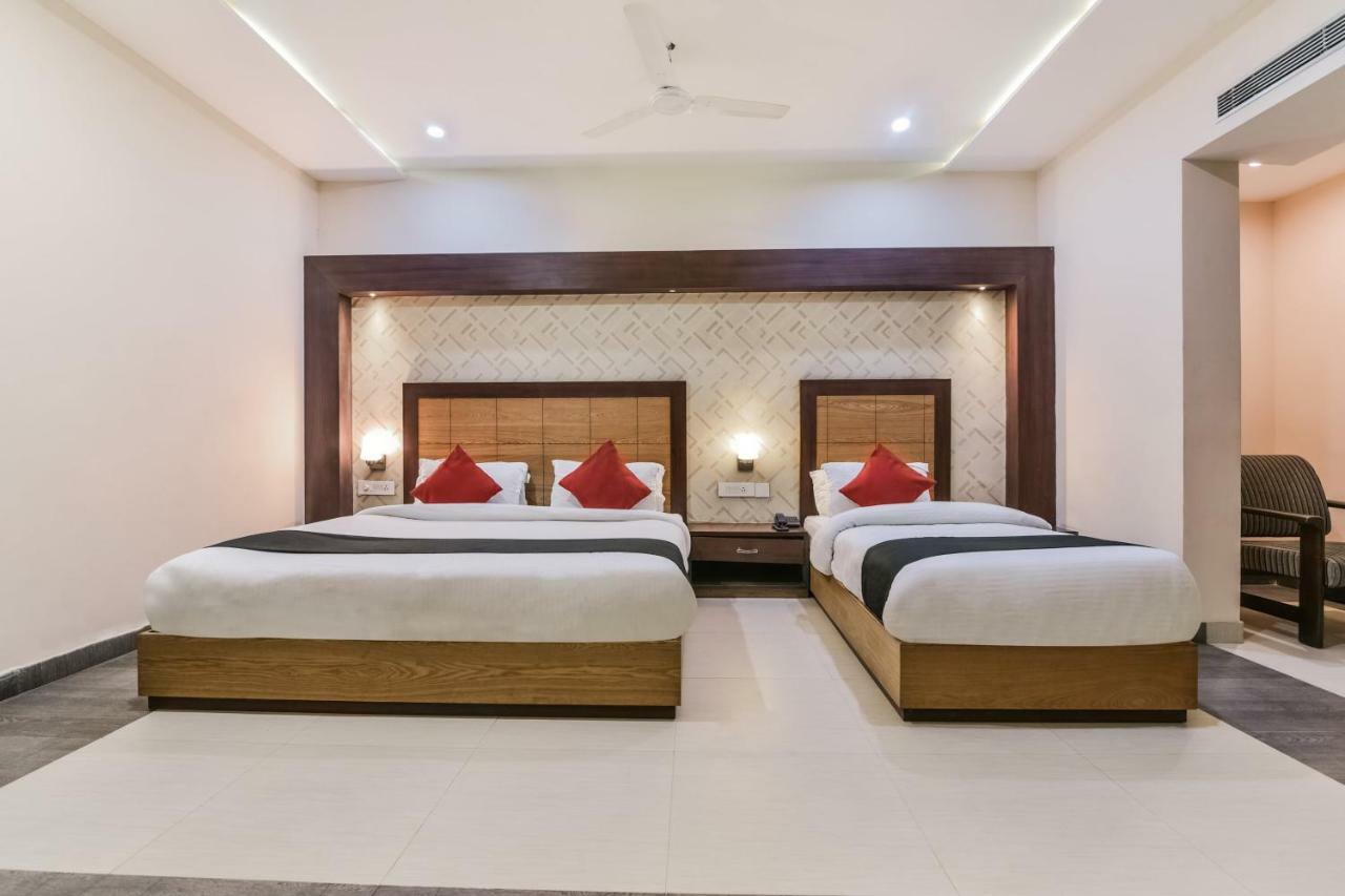 Capital O 4535 Uma Palace 3*
