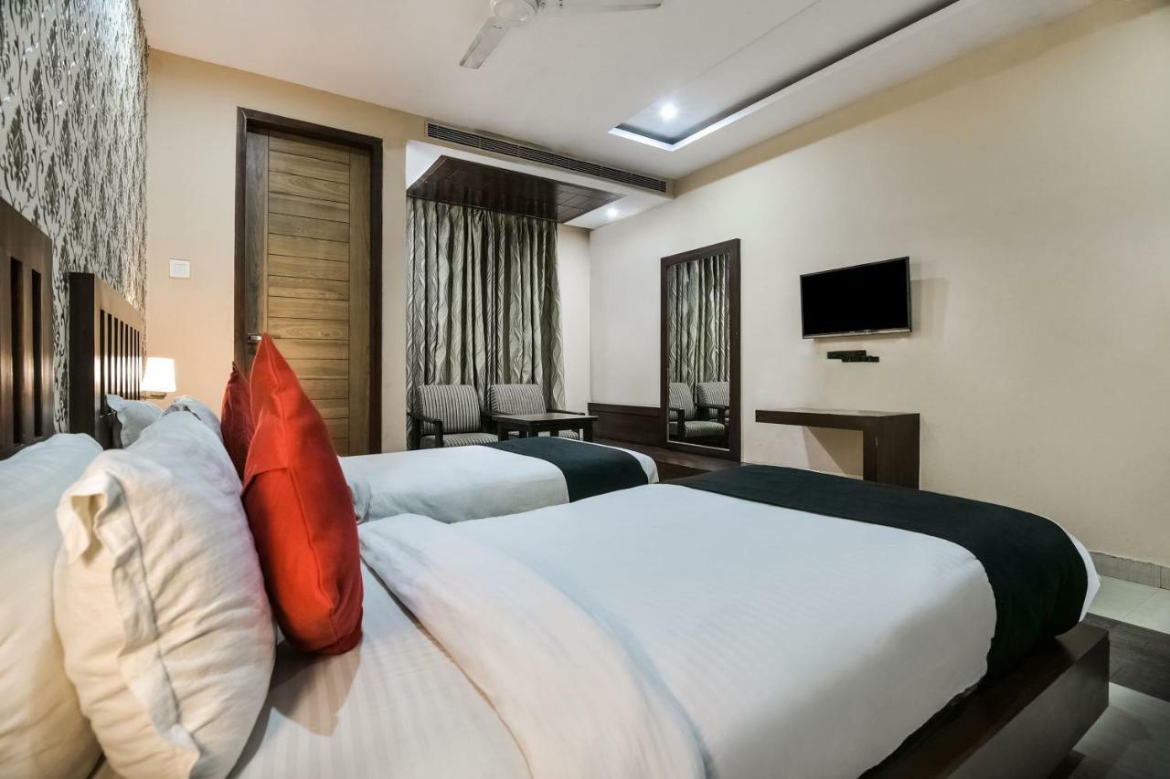 Hotel Capital O 4535 Uma Palace Varanasi