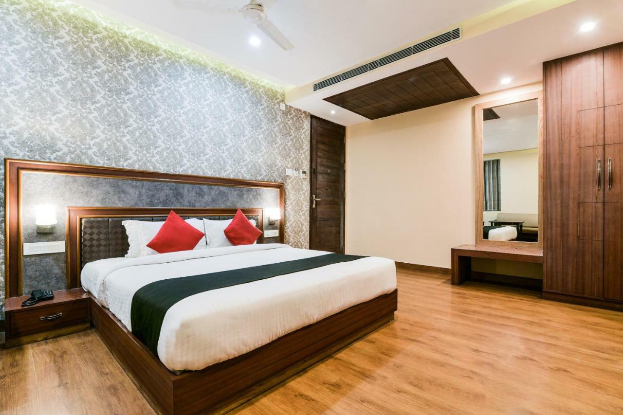 Hotel Capital O 4535 Uma Palace Varanasi