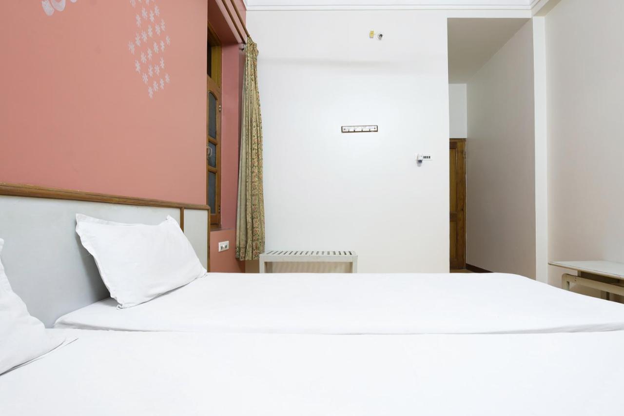 Spot On 64233 Grand Ganga View Hotel Varanasi
