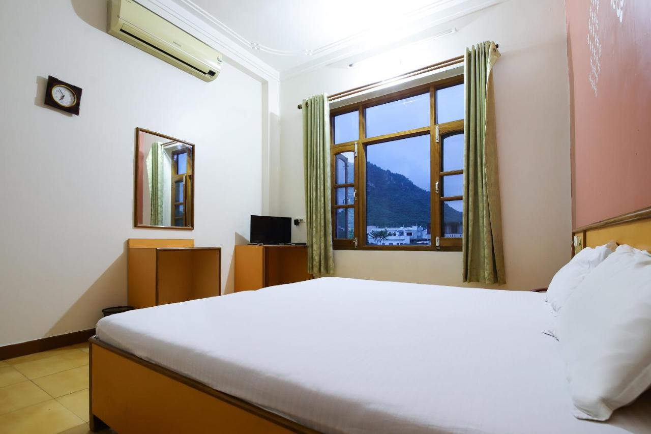 Hotel Spot On 64233 Grand Ganga View Varanasi