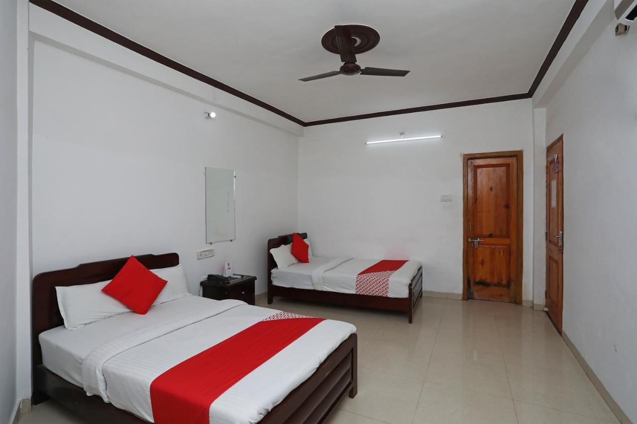 Oyo 15027 Lotus International 3* Varanasi