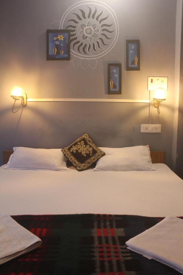 Hostel The Neela By Bunkedup